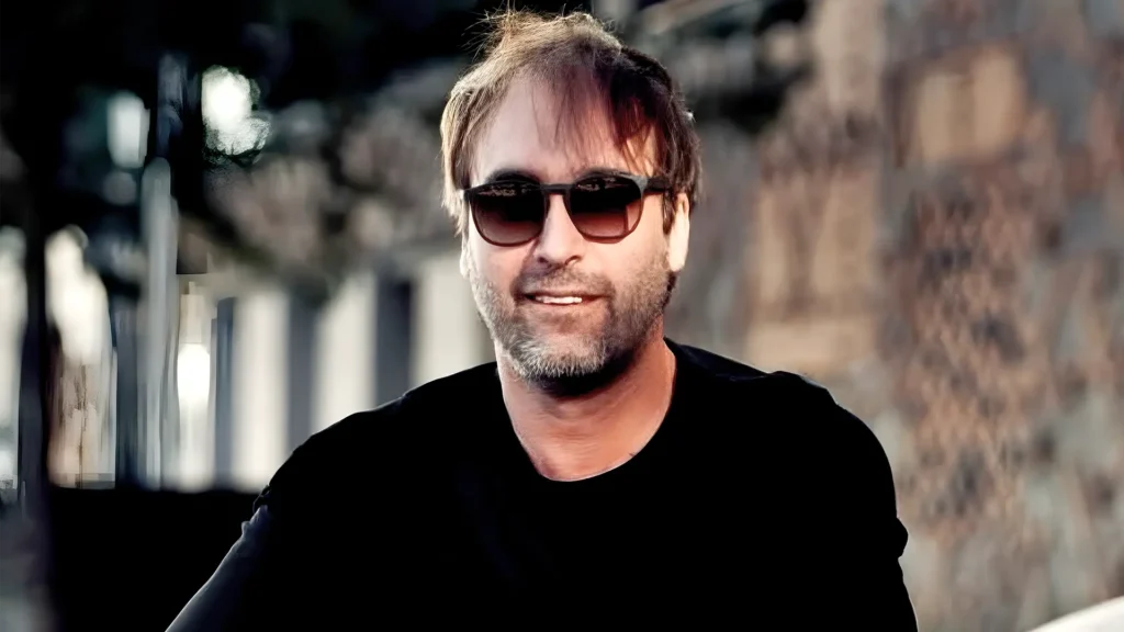 Club Night im Blauen Haus mit DJ Karotte & Lesung mit Stefan Sommer "Partypeople"